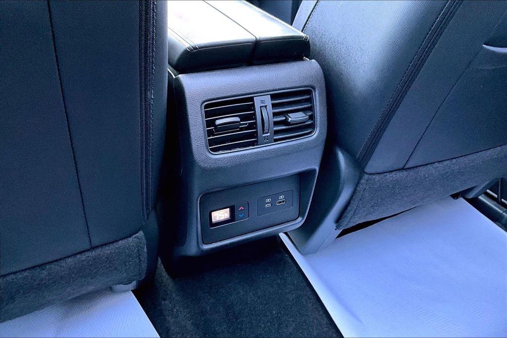 Used 2023 Nissan Rogue SL w/ SL Premium Package image 30