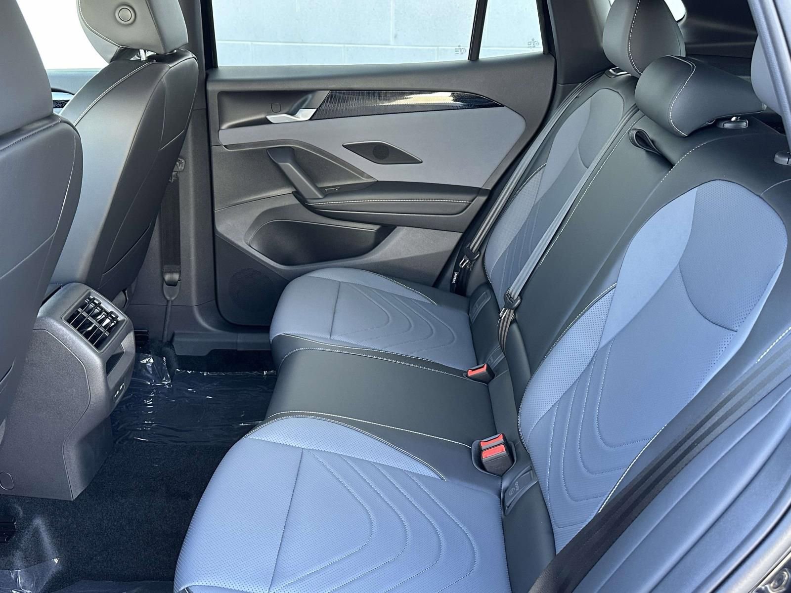 New 2026 Volkswagen Tiguan SE R-Line image 13