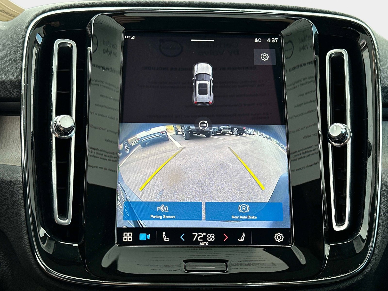 Certified 2023 Volvo XC40 B5 Ultimate w/ Protection Package Premier image 23