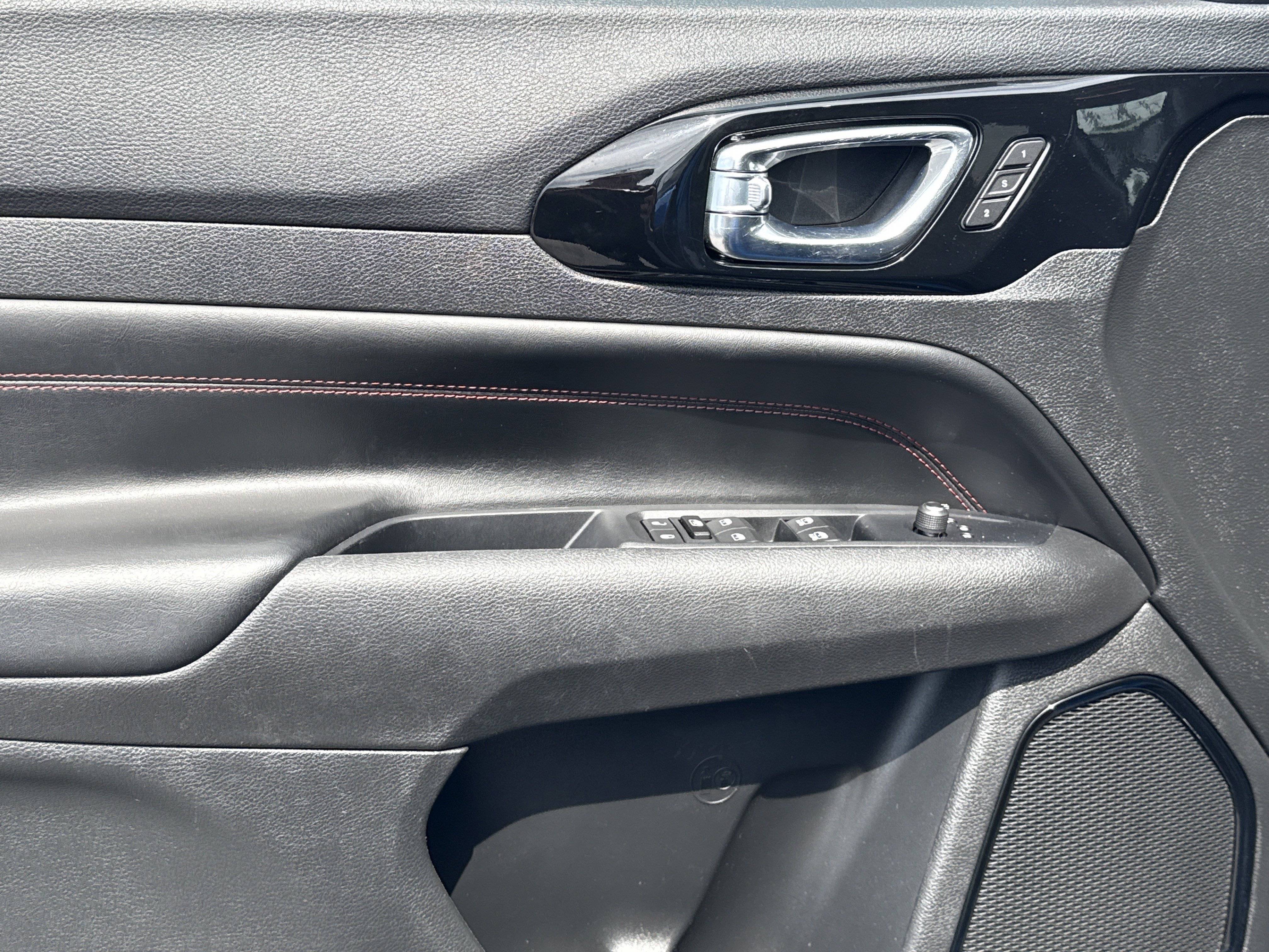 Used 2022 Jeep Compass Trailhawk w/ Trailhawk Elite Group image 14