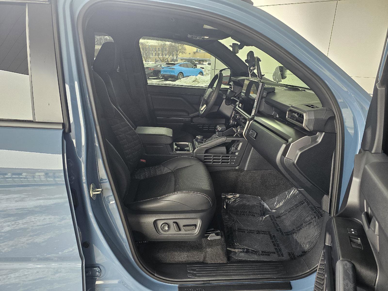 Used 2025 Toyota 4Runner TRD Off-Road Premium image 13