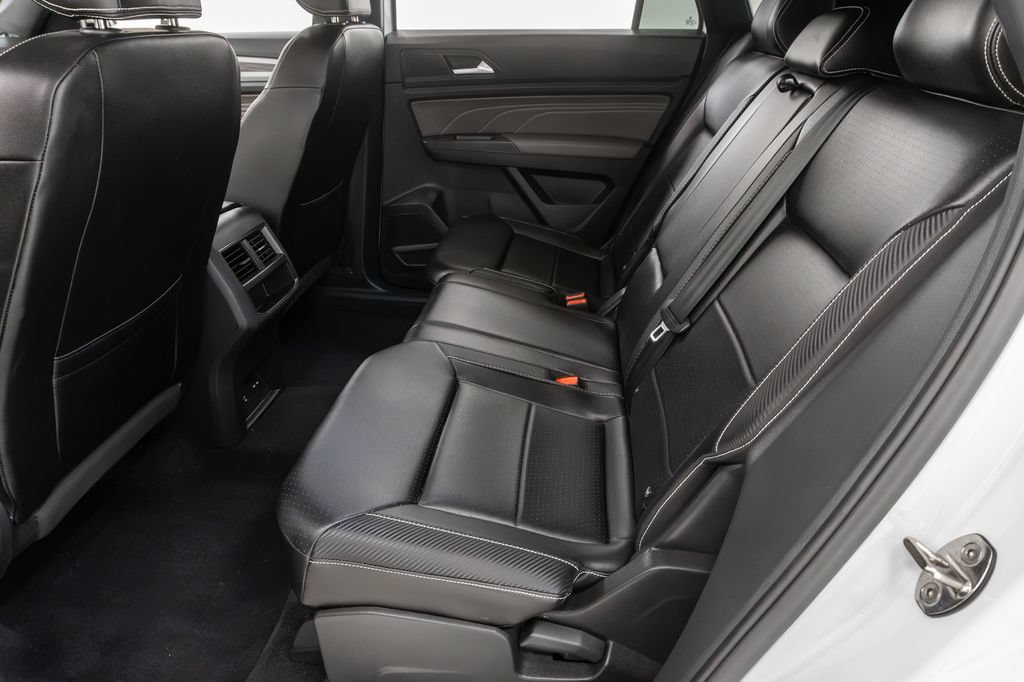 Used 2023 Volkswagen Atlas Cross Sport SE w/ Black Wheel Package AWD/4WD image 26