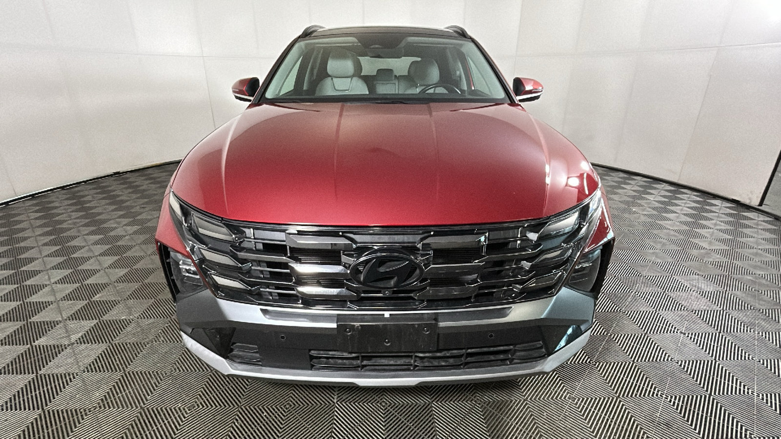 Used 2025 Hyundai Tucson Limited AWD/4WD image 9
