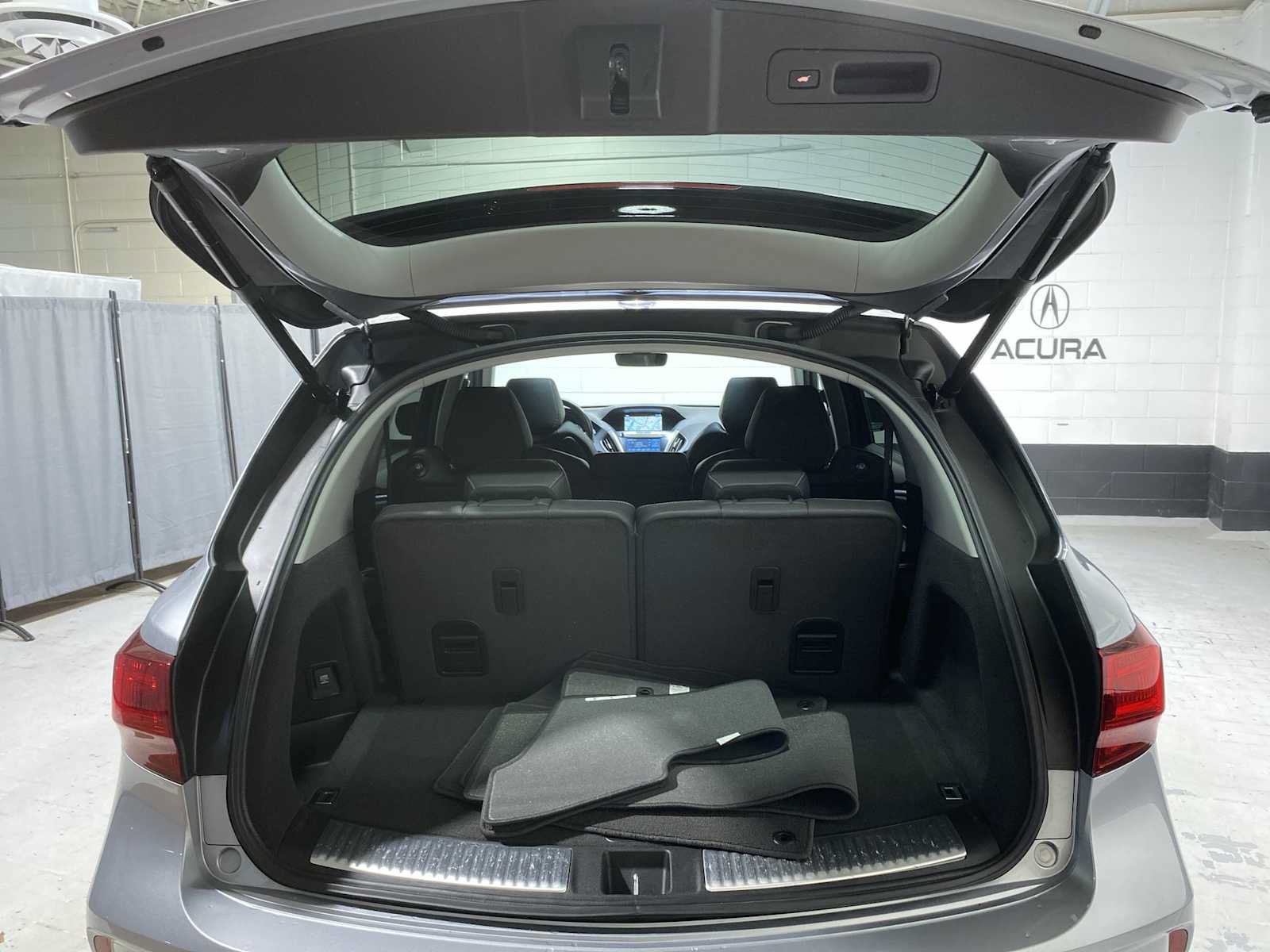 Used 2020 Acura MDX SH-AWD w/ Technology Package image 19