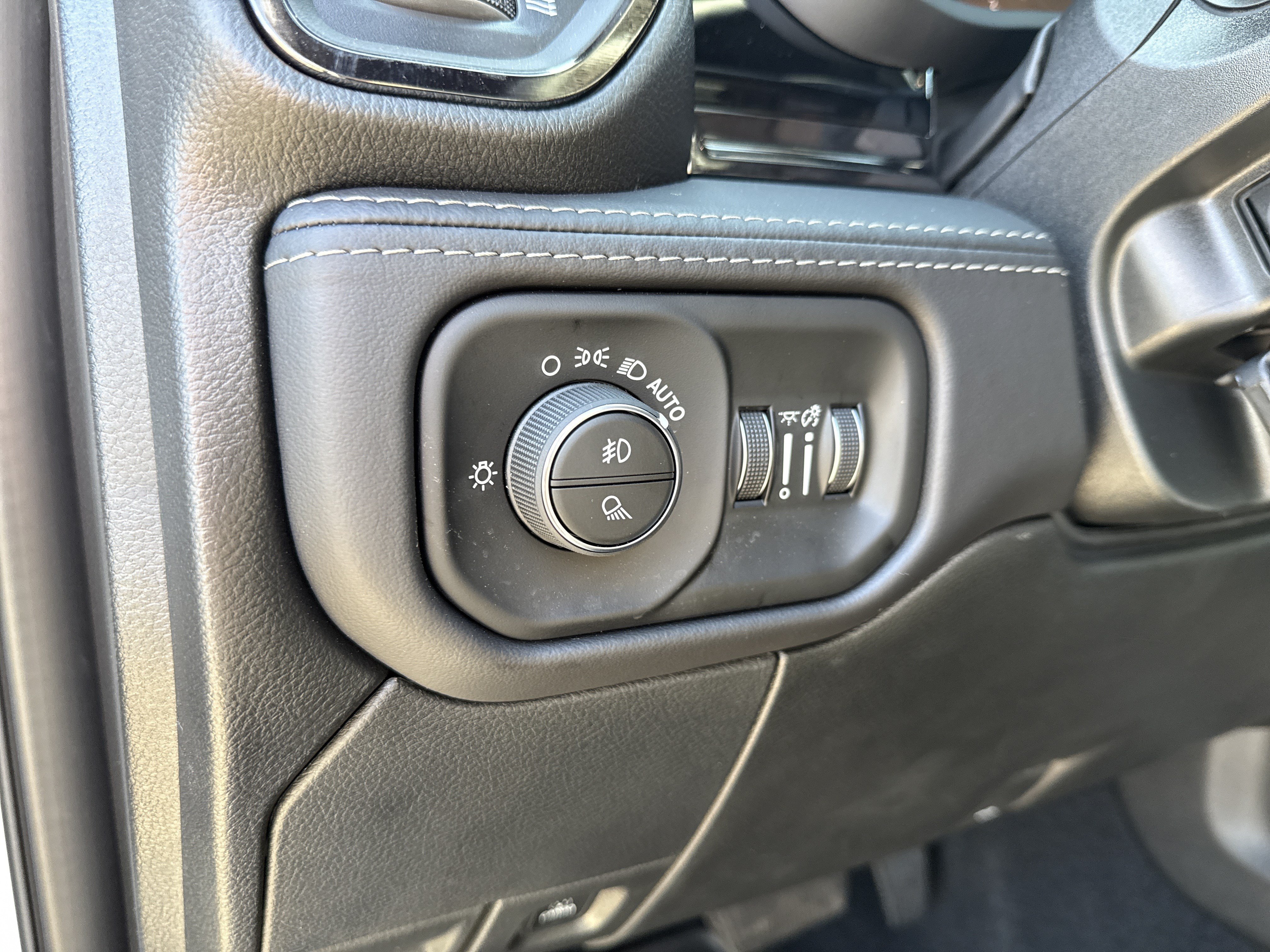 New 2026 RAM 2500 Limited AWD/4WD image 32