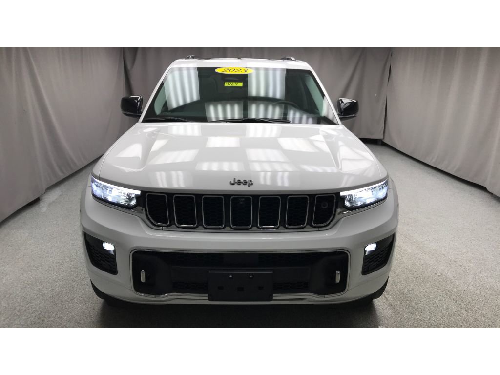 Used 2023 Jeep Grand Cherokee Overland w/ Adv Protech Group III image 32
