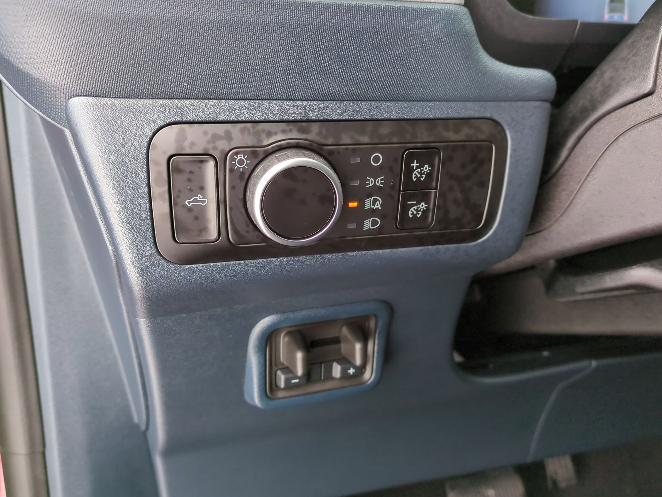 Used 2025 Ford Maverick XLT w/ XLT Luxury Package image 14