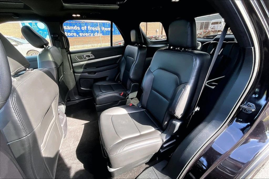 Used 2019 Ford Explorer XLT w/ Equipment Group 202A AWD/4WD image 25