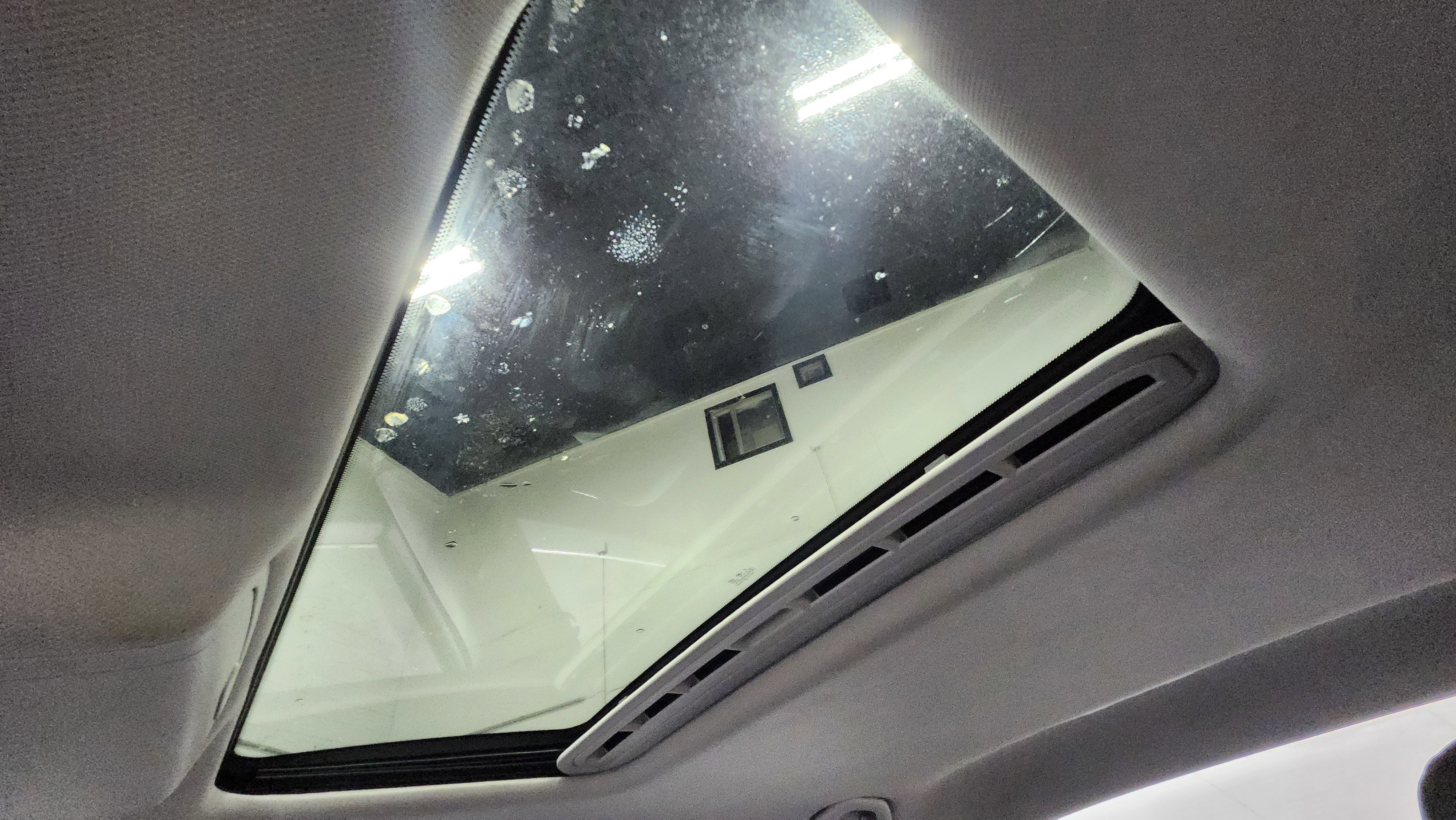 Used 2021 Volkswagen Passat 2.0T SE image 2