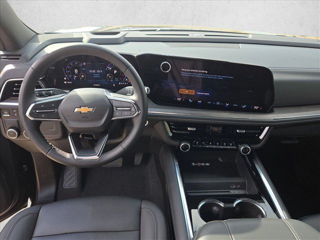 Used 2026 Chevrolet Suburban LT w/ Comfort Package RWD image 16