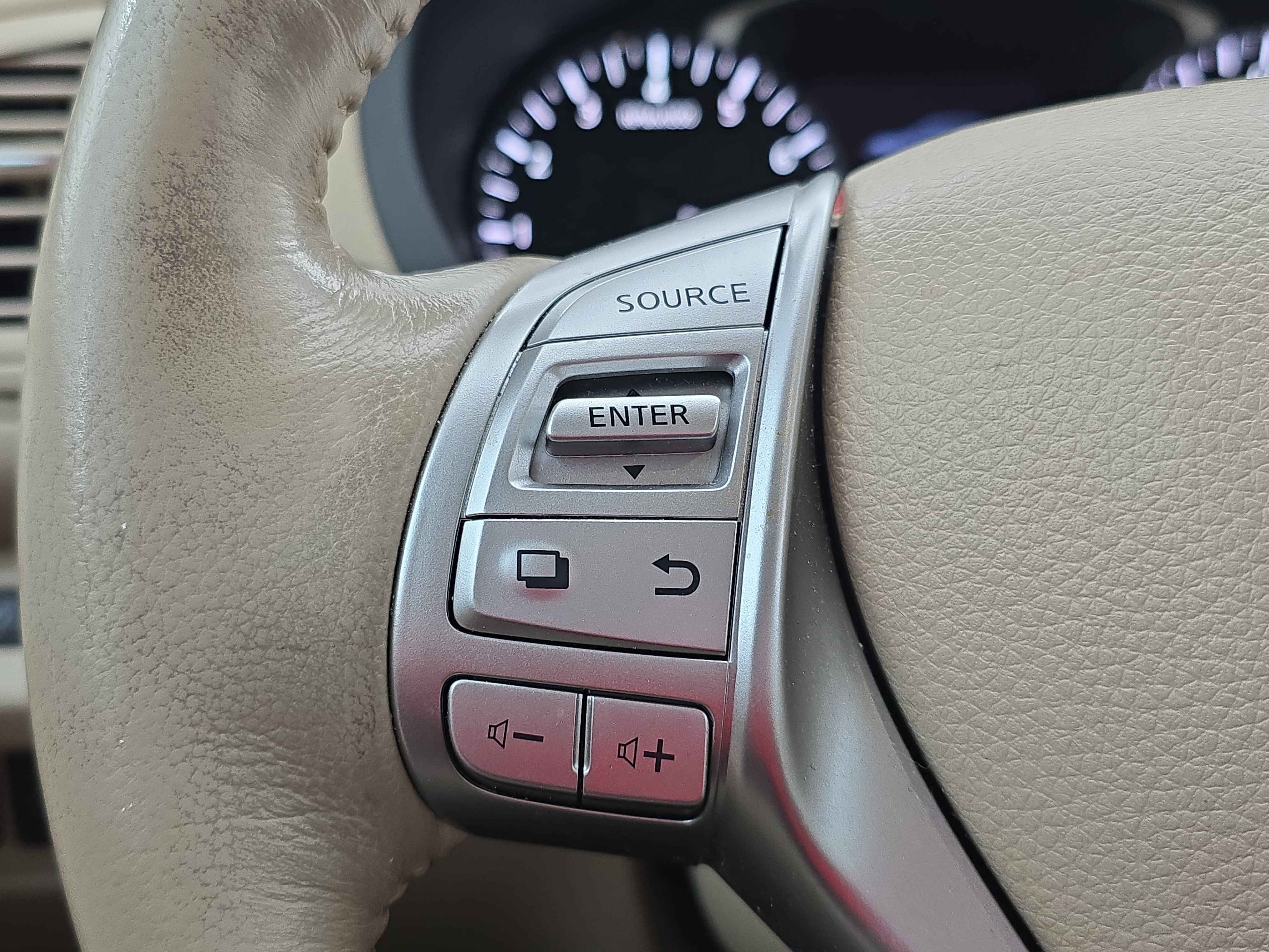 Certified 2018 Nissan Altima 2.5 SV w/ 2.5 SV Technology Package FWD image 16