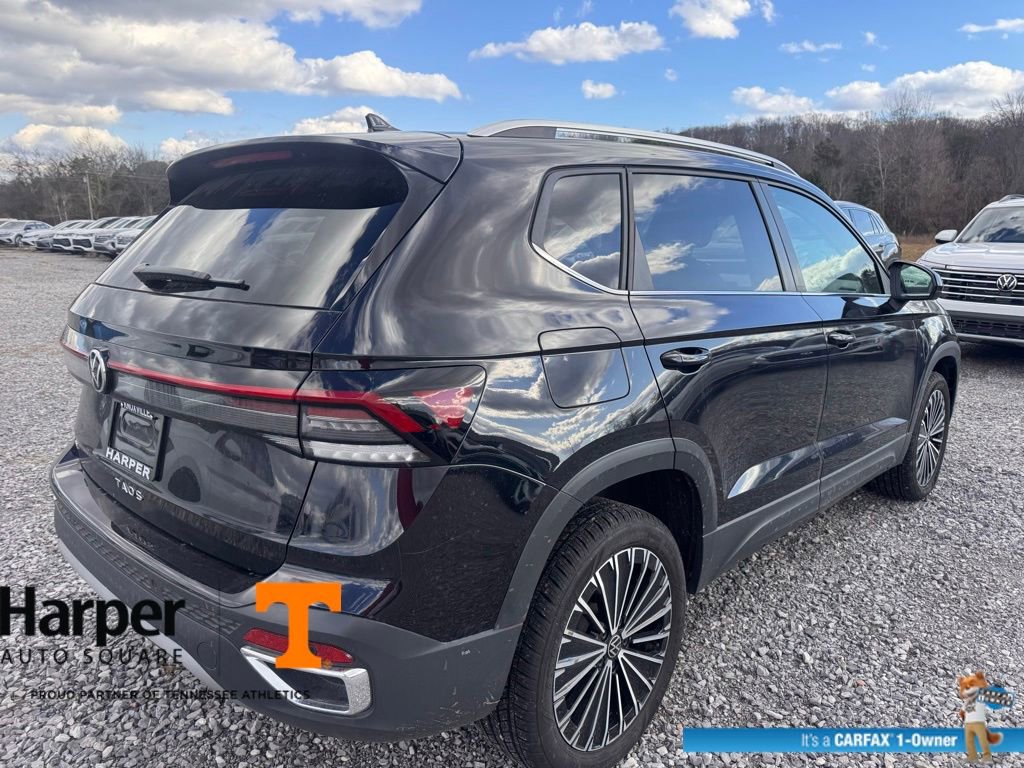Used 2025 Volkswagen Taos SE image 5