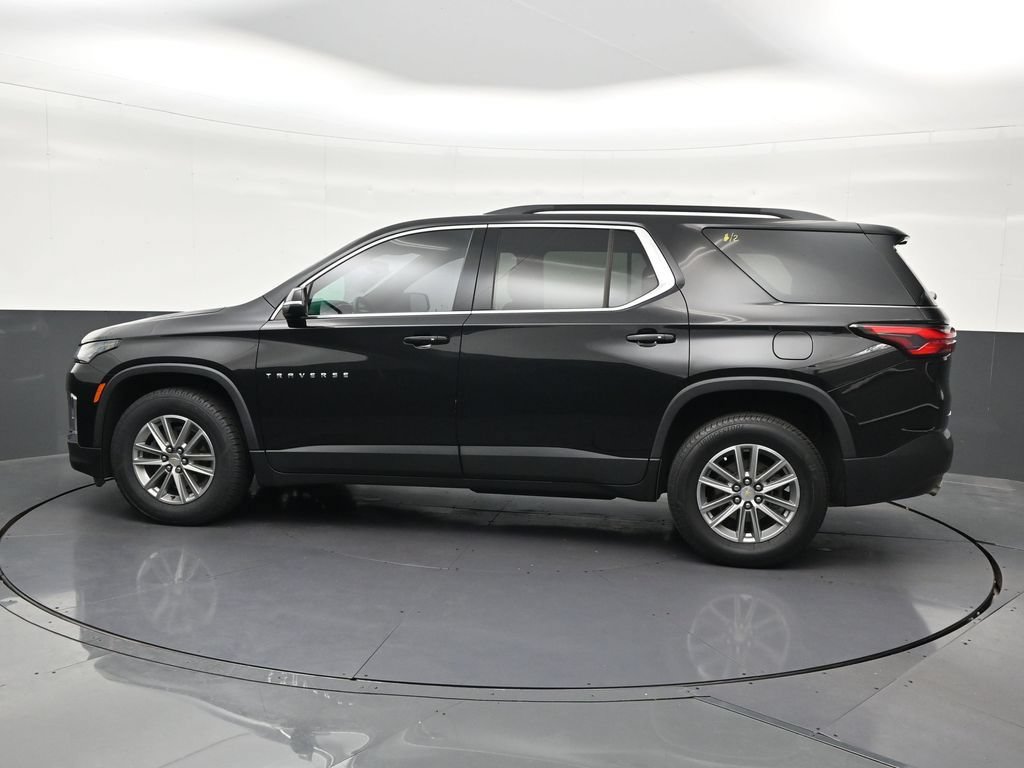 Used 2023 Chevrolet Traverse LT FWD image 2