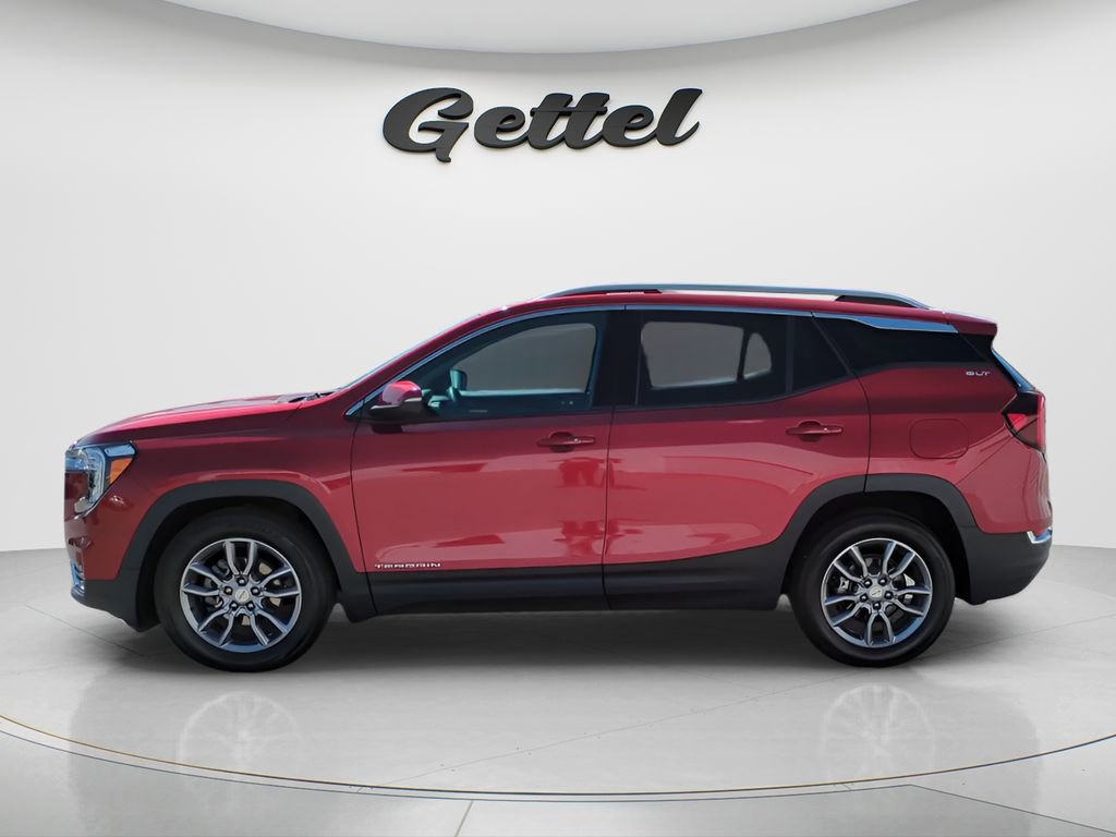 Used 2022 GMC Terrain SLT image 2