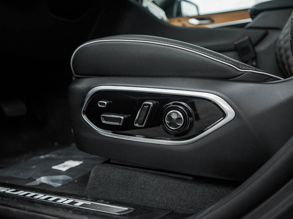 New 2025 Jeep Grand Cherokee Summit image 19