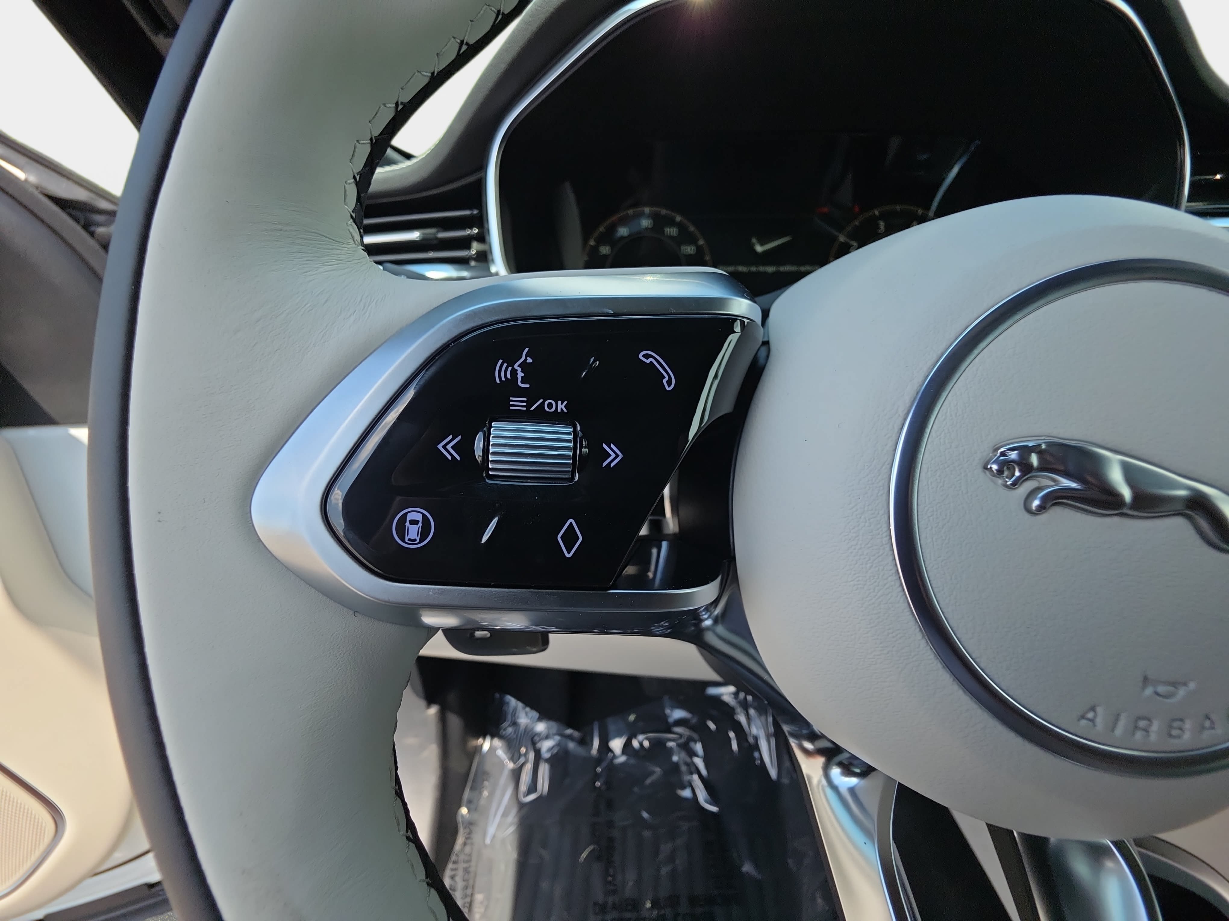 New 2026 Jaguar F-PACE R-Dynamic S AWD/4WD image 17