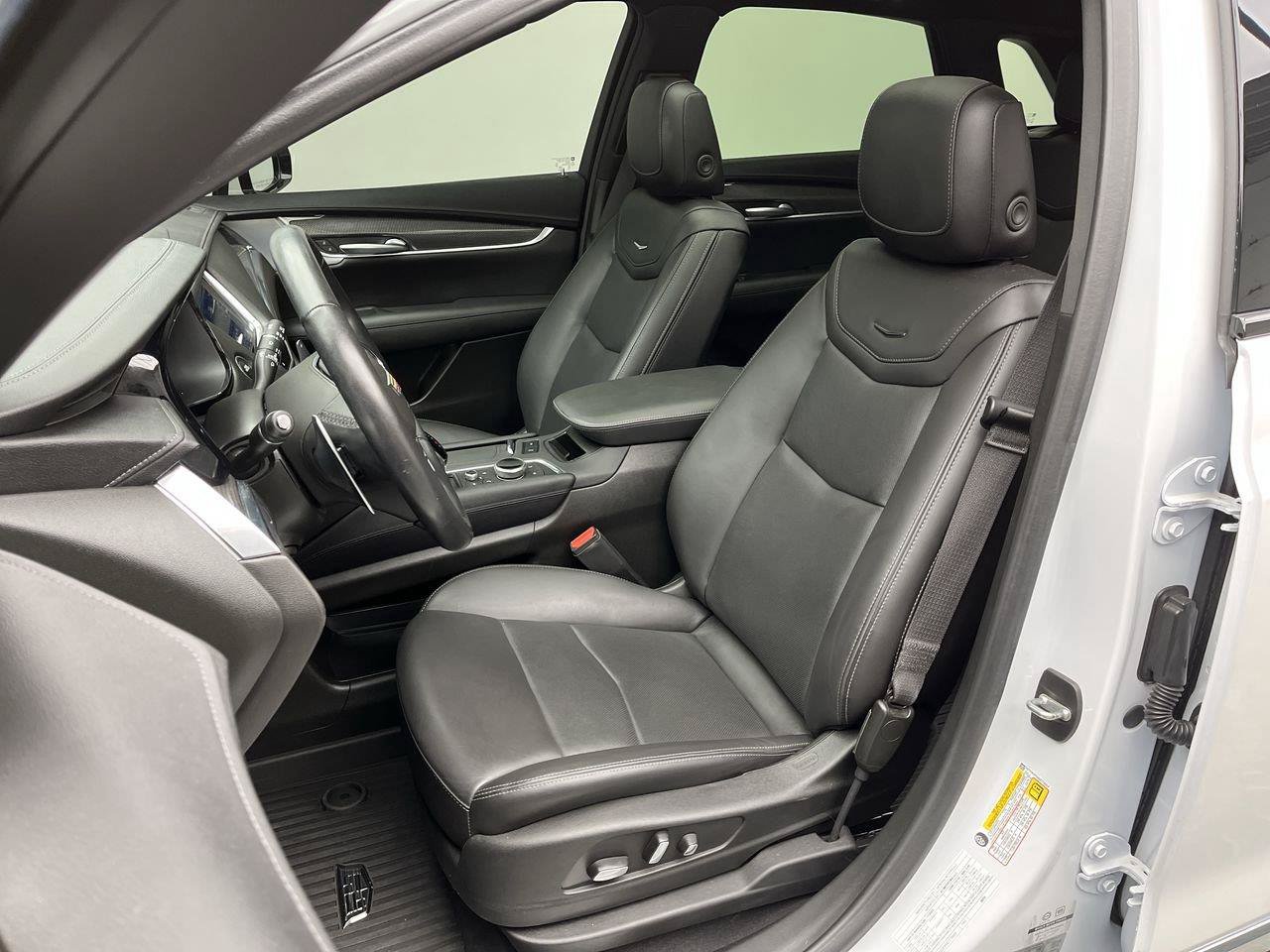 Used 2024 Cadillac XT5 Sportv w/ LPO, Floor Liner Package AWD/4WD image 10