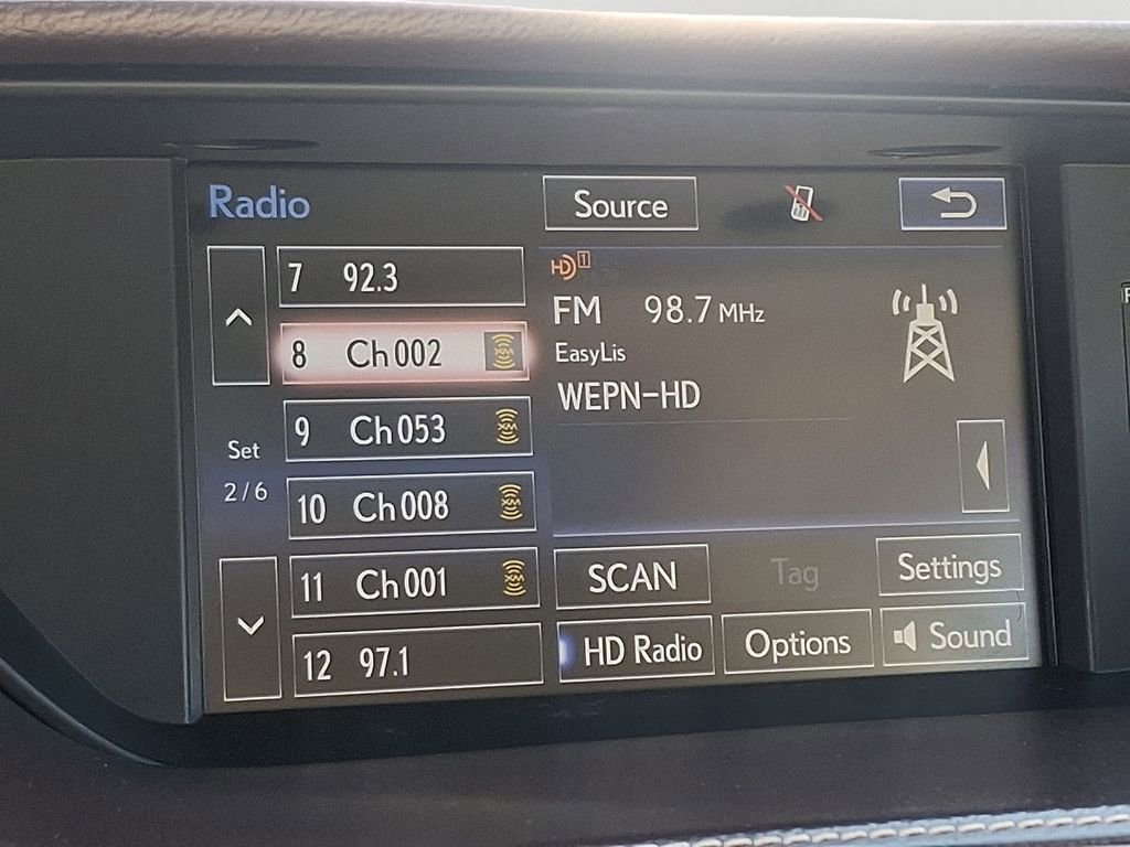 Used 2016 Lexus ES 350 w/ Luxury Package w/Wood Trim image 18