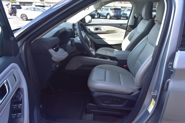 Used 2025 Ford Explorer Active w/ Active Comfort Package image 13