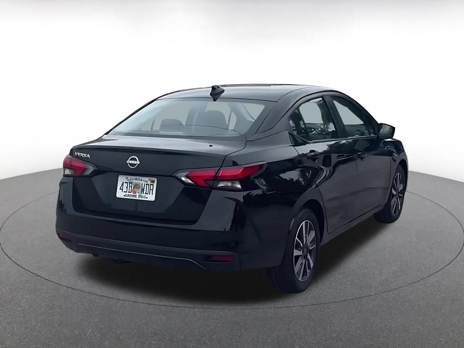 Used 2025 Nissan Versa SV FWD image 13