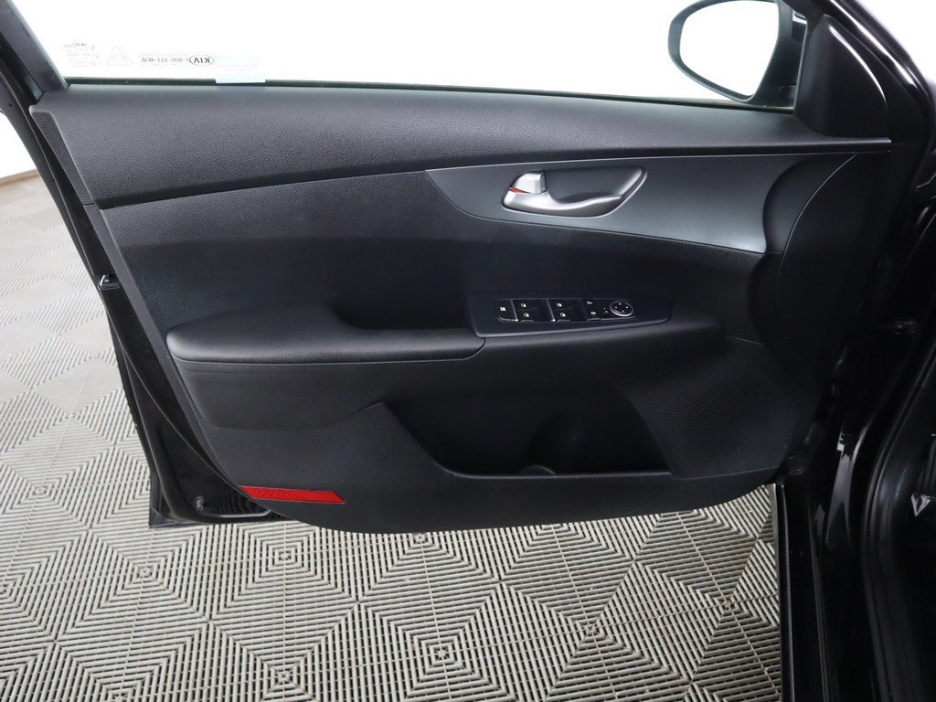 Used 2020 Kia Forte LXS FWD image 19