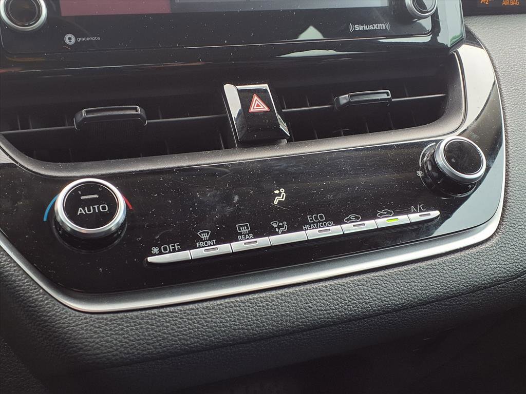 Used 2022 Toyota Corolla LE image 8