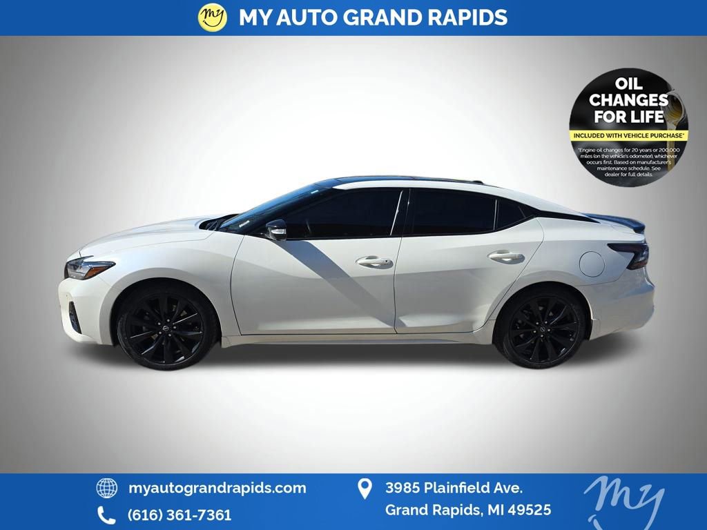 Used 2023 Nissan Maxima SR w/ Sport Mat Group image 4
