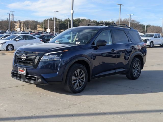 Used 2022 Nissan Pathfinder SV w/ SV Black Package image 10