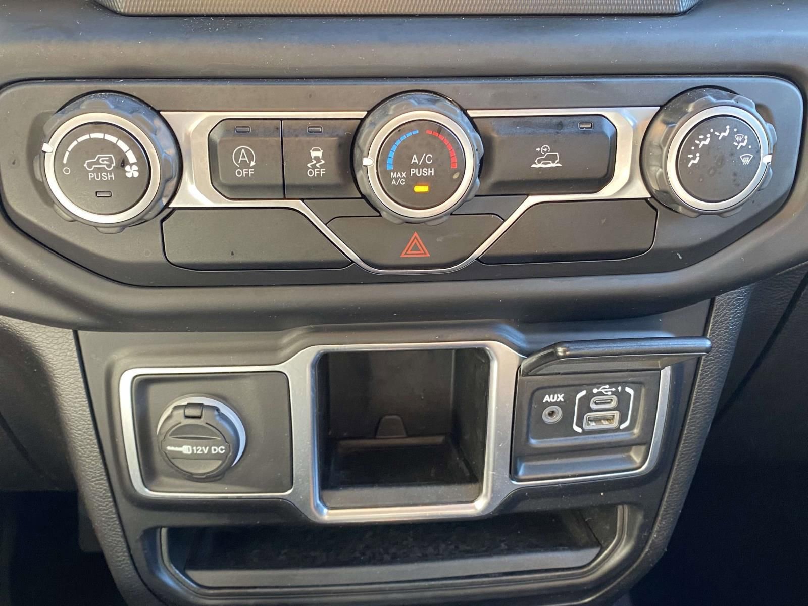 Used 2021 Jeep Gladiator Sport image 28