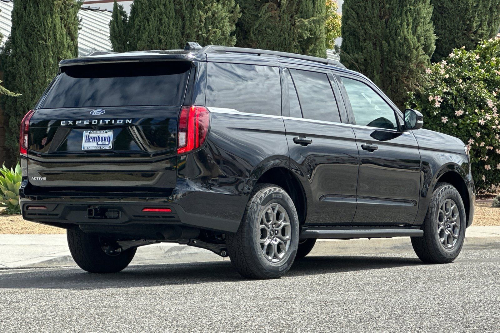 New 2026 Ford Expedition Active RWD image 4
