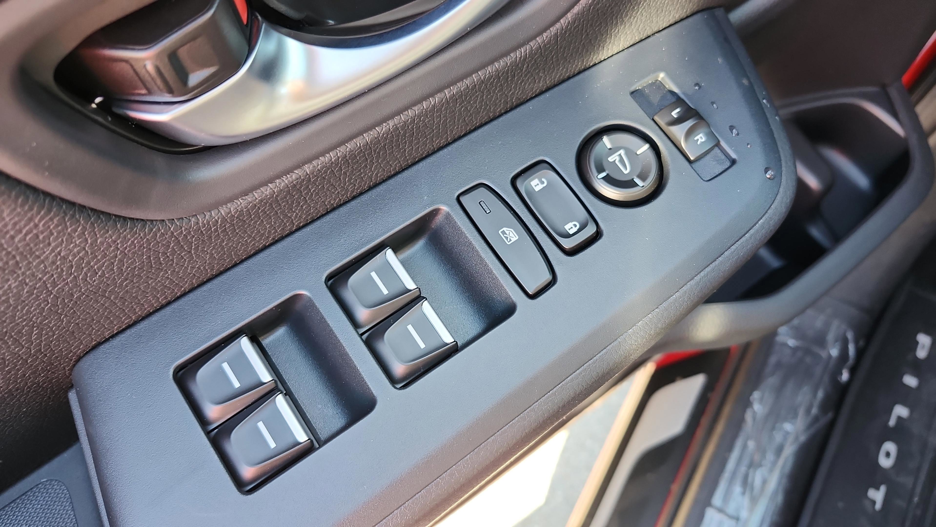New 2026 Honda Pilot Sport image 30