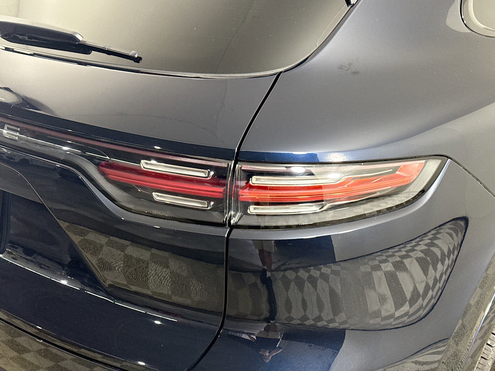 Used 2023 Porsche Cayenne image 33