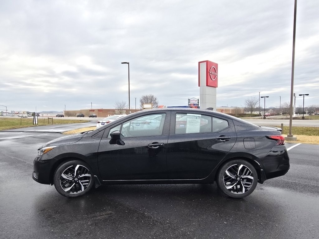 Used 2025 Nissan Versa SR w/ Trunk Package image 9