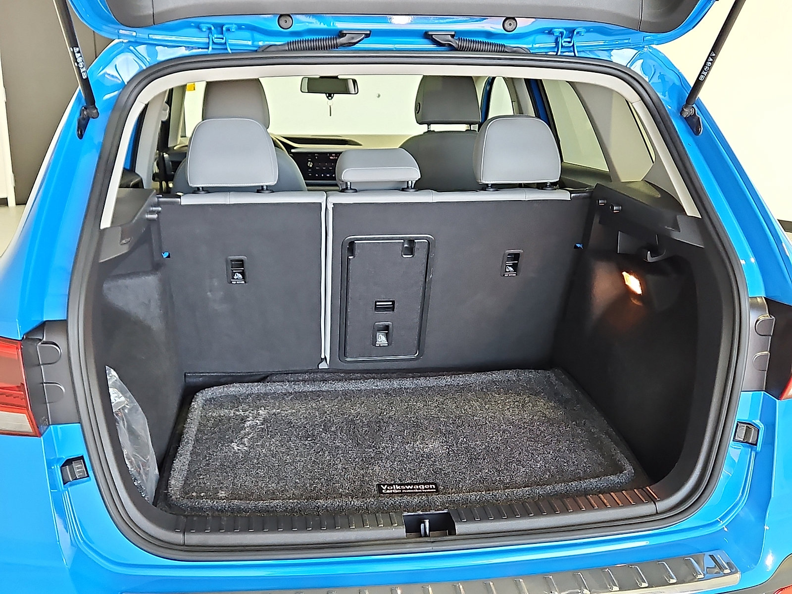 Used 2022 Volkswagen Taos SE image 6