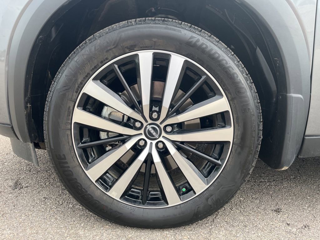 Used 2025 Nissan Pathfinder Platinum w/ Cargo Package image 14