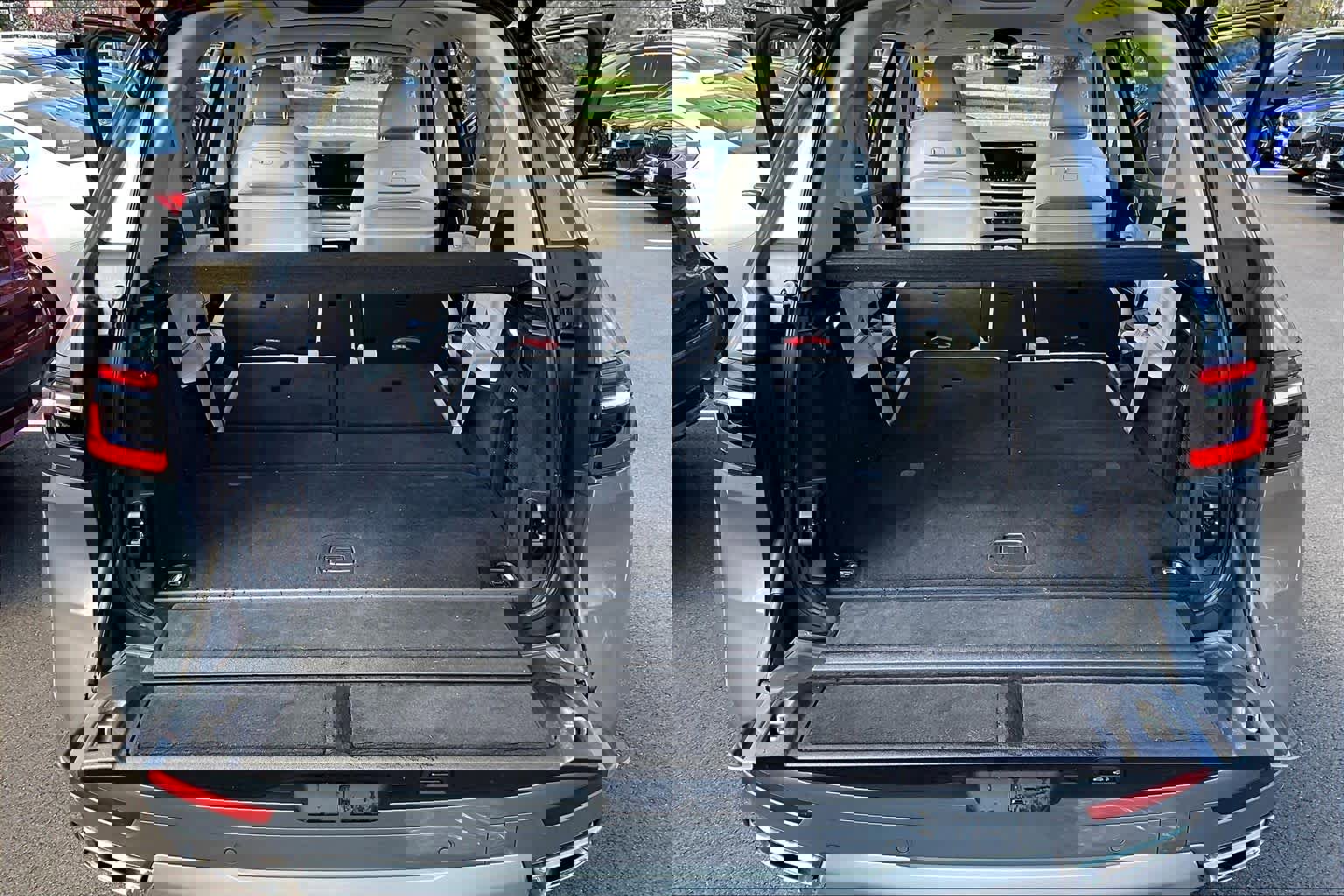 Used 2024 BMW X7 xDrive40i w/ Climate Comfort Package image 37