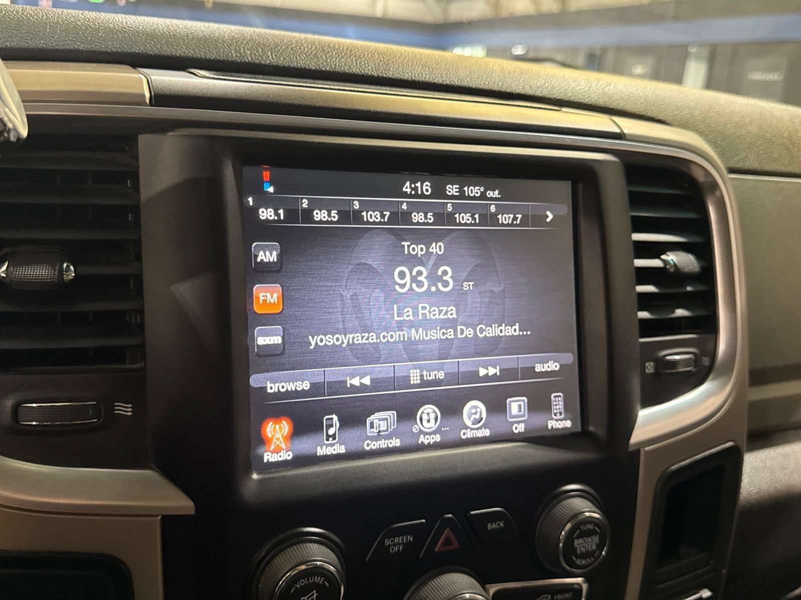 Used 2014 RAM 2500 SLT w/ Luxury Group AWD/4WD image 35