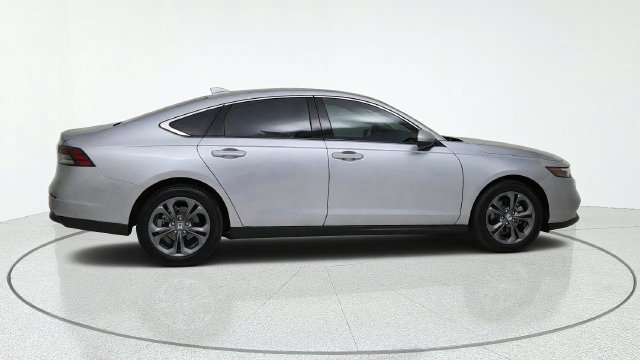Used 2023 Honda Accord EX image 6