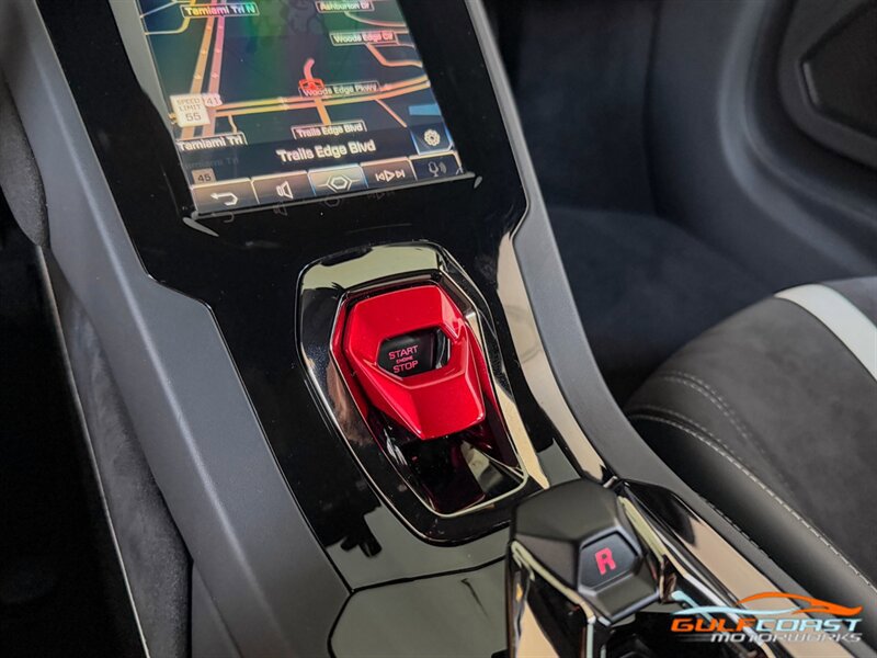 Used 2022 Lamborghini Huracan EVO RWD image 15