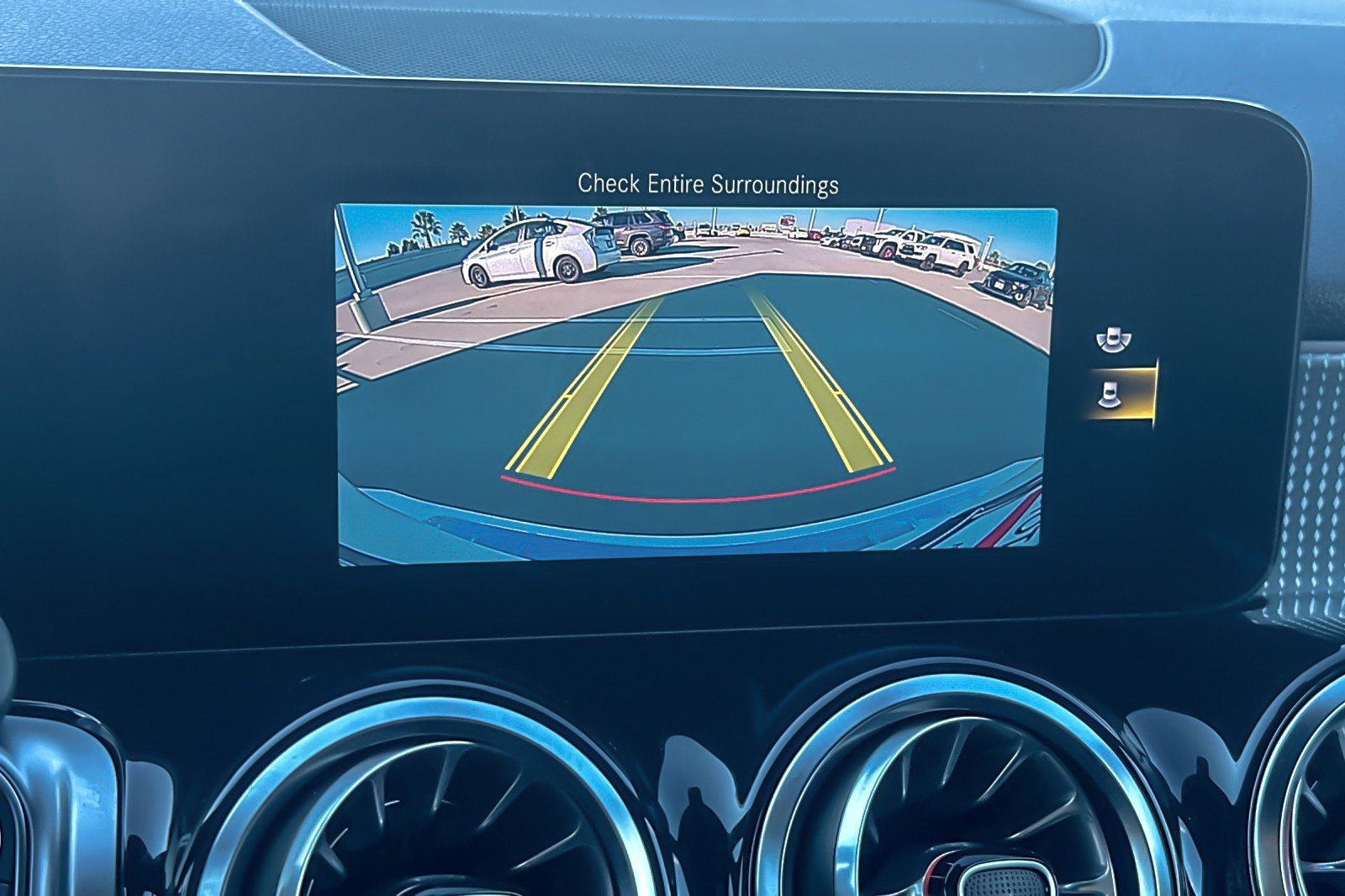 Used 2022 Mercedes-Benz GLB 250 4MATIC image 18