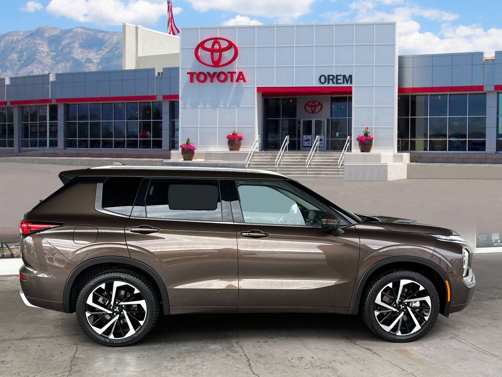 Used 2022 Mitsubishi Outlander SEL FWD image 3