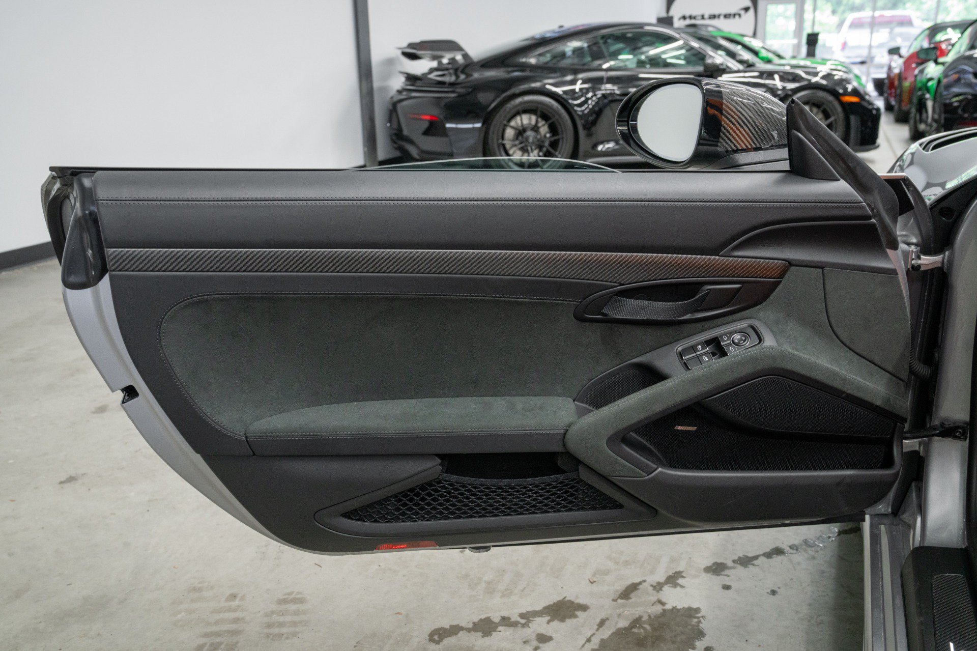 Used 2025 Porsche 718 Boxster Spyder RS RWD image 48