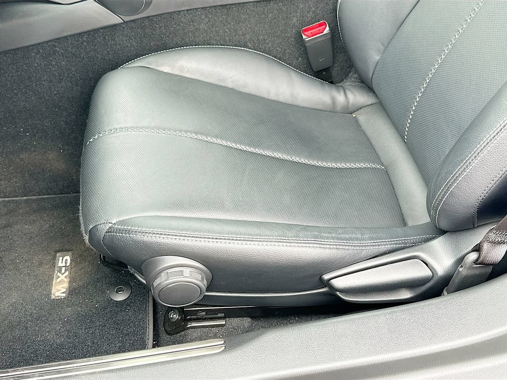Used 2025 MAZDA MX-5 Miata Grand Touring RWD image 26