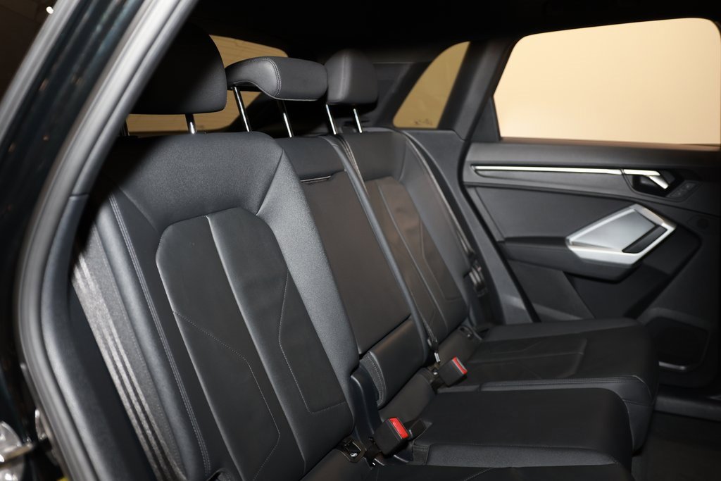 Used 2023 Audi Q3 2.0T Premium image 14