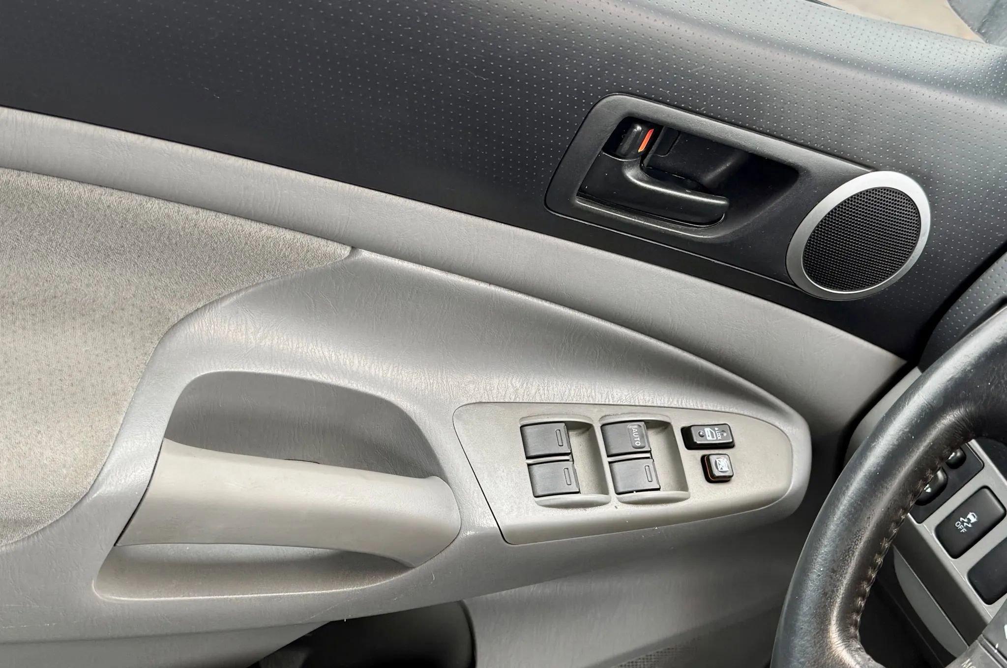 Used 2009 Toyota Tacoma PreRunner image 16