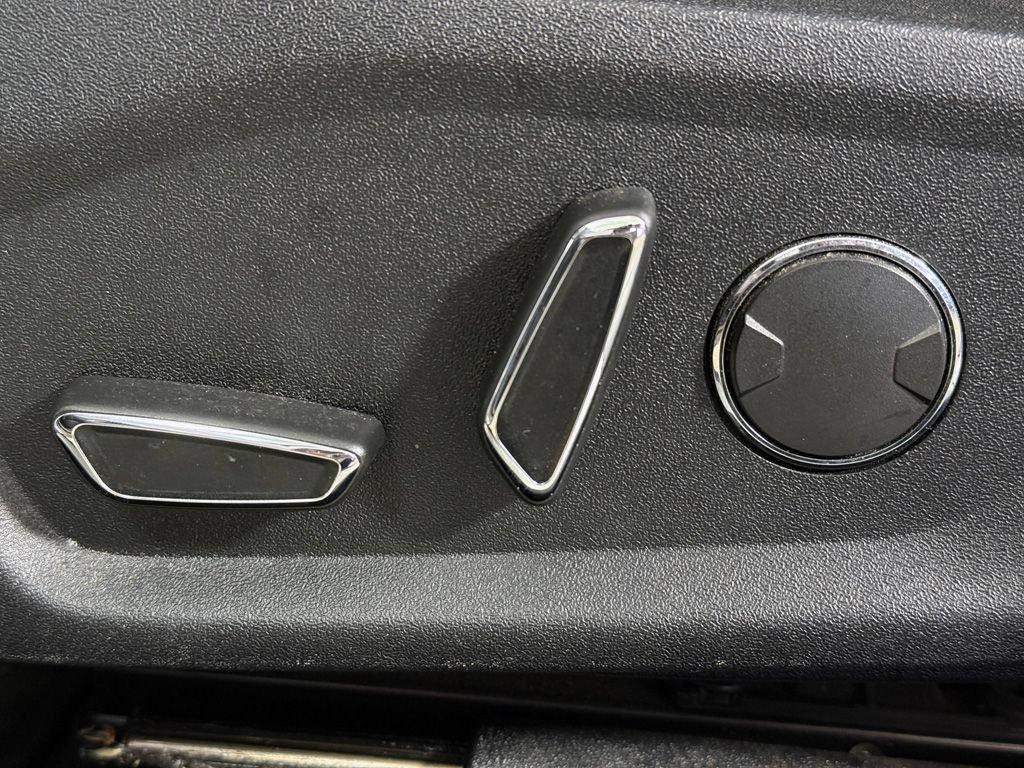Used 2019 Ford Fusion Energi Titanium FWD image 30