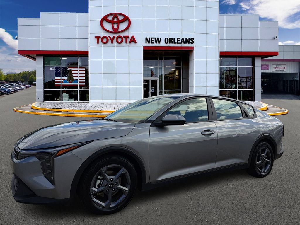 Used 2025 Kia K4 LXS image 1