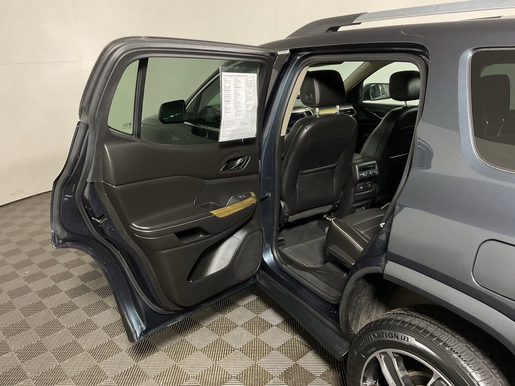 Used 2019 GMC Acadia Denali image 29
