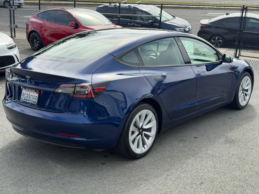 Used 2023 Tesla Model 3 Standard Range image 5