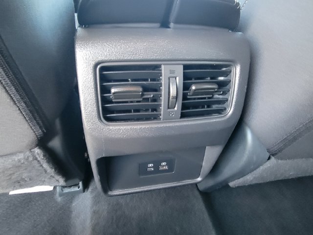 Used 2023 Nissan Rogue SV FWD image 5